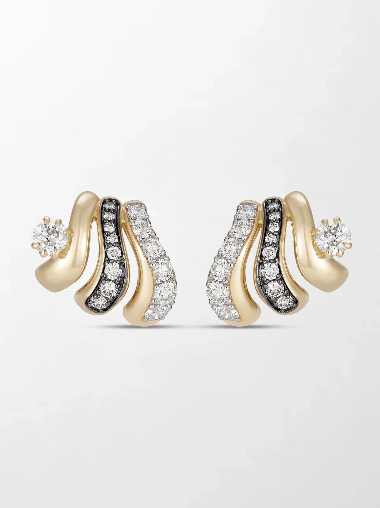 Solitaire Wave Claw Earring
