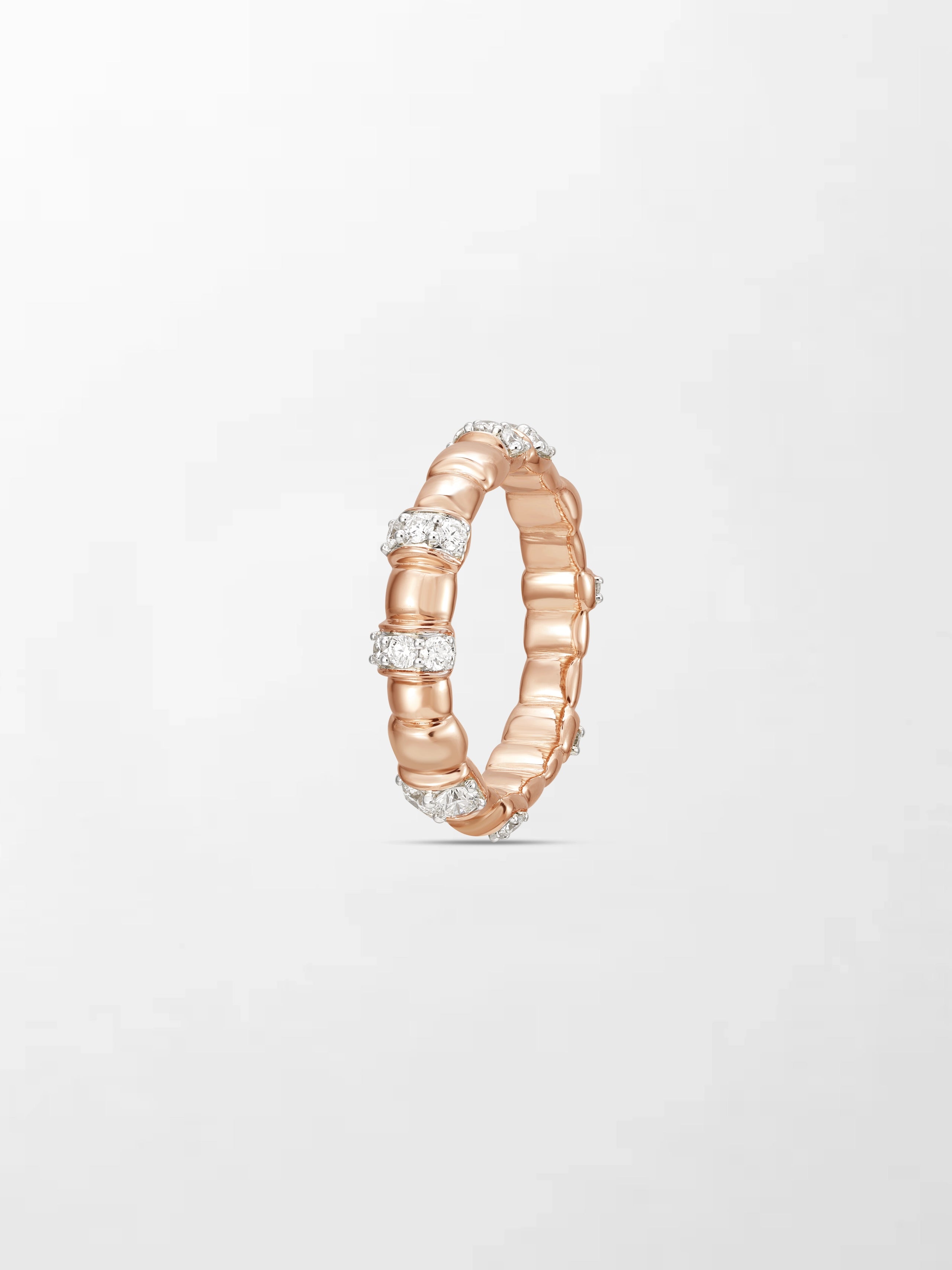 Sleek Rose Grooved Band