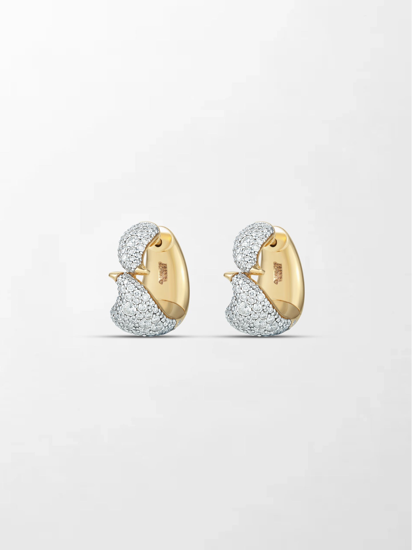 Snow Pavé Diamond Flick Earring