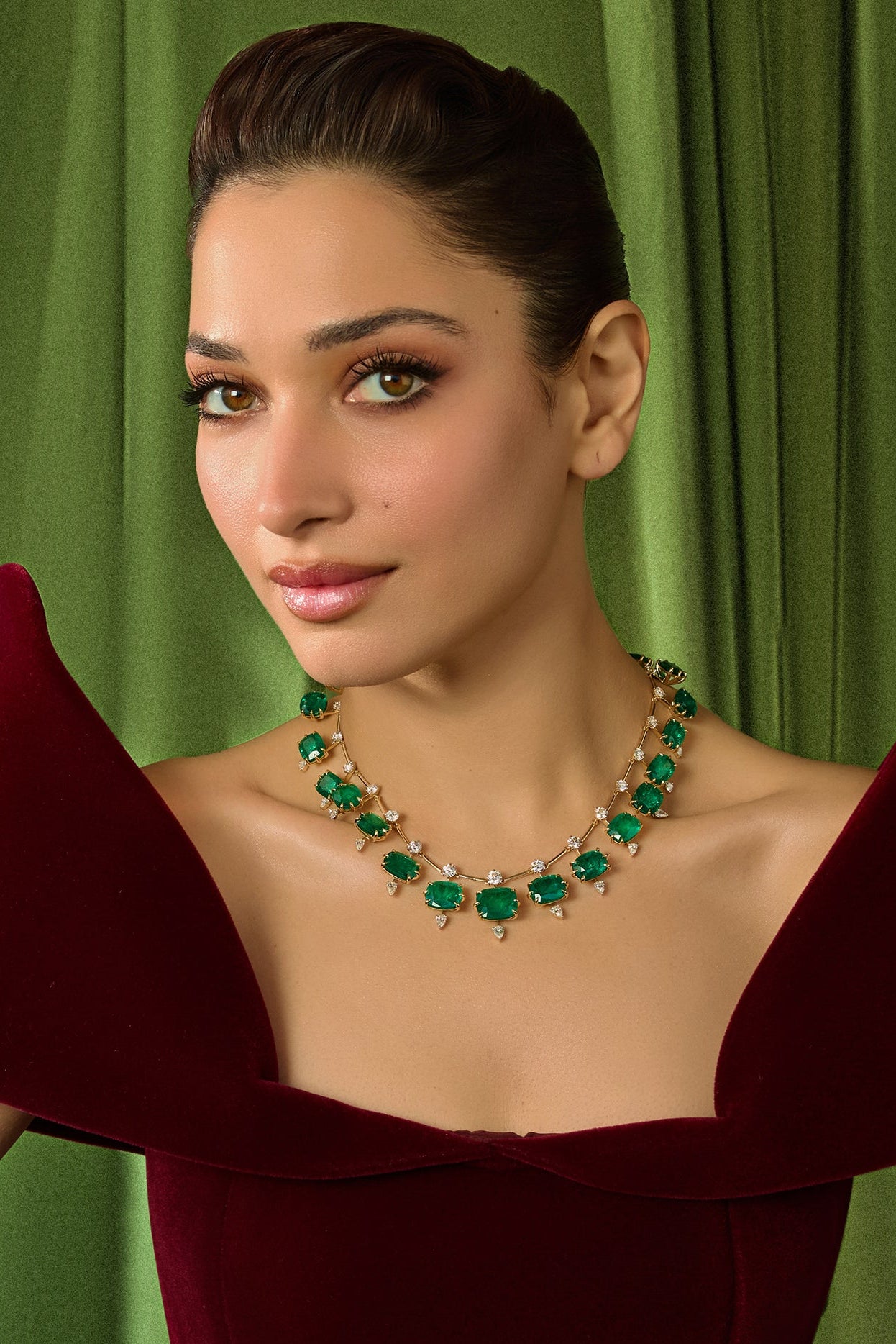 Vintage Cushion Emerald Necklace